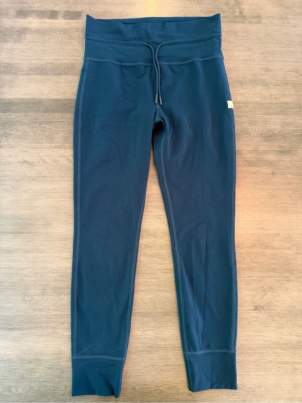 Vuori Daily Legging in Cosmo Size M